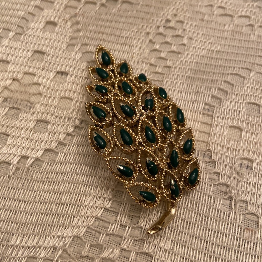 Vintage Brooches - Picture 7 of 8
